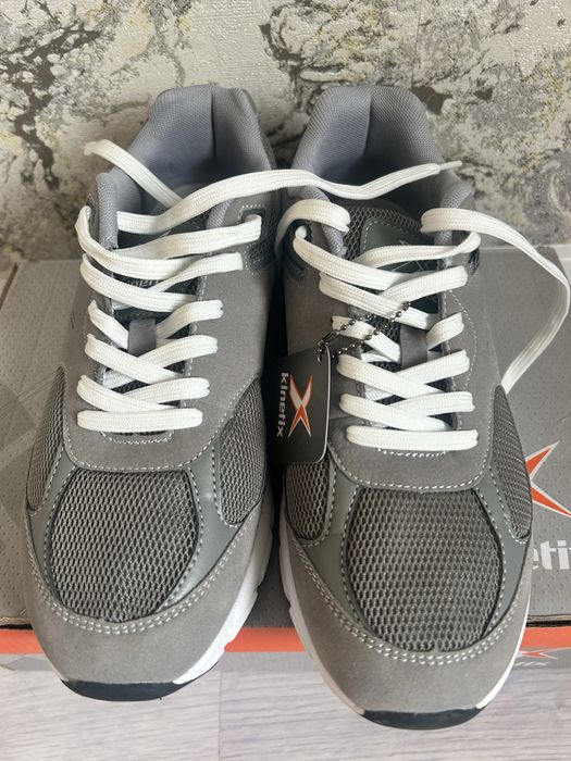 Кроссовка за 15000тг