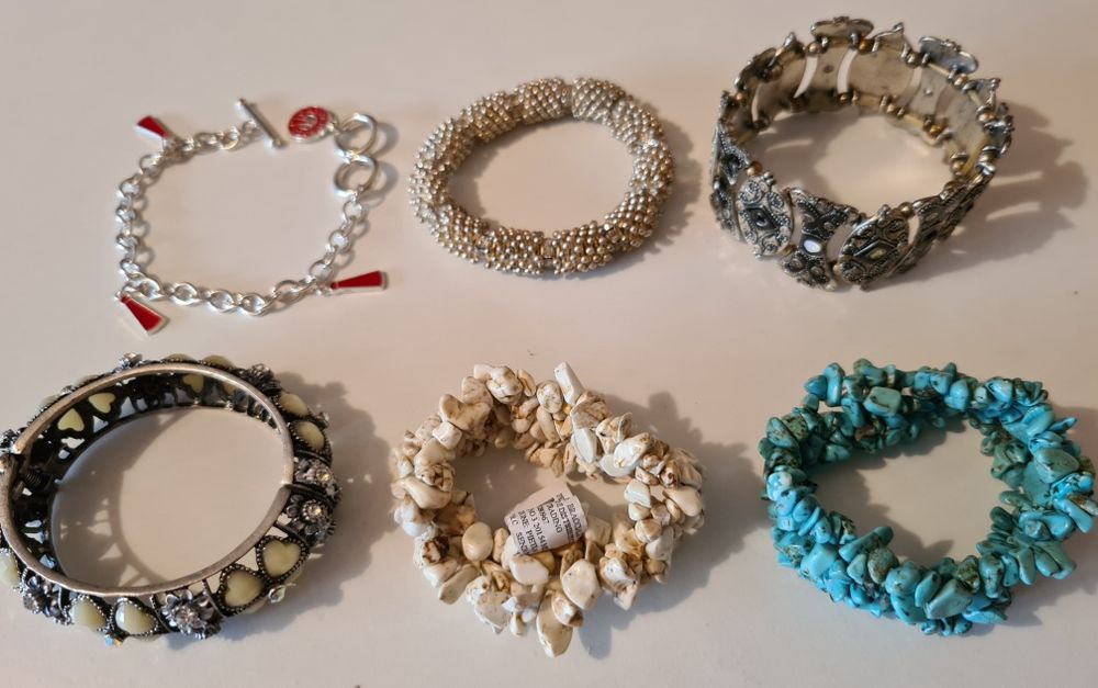 Lot 6buc brățări diverse absolut noi Italia