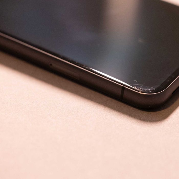Google Pixel 8 cu accesorii