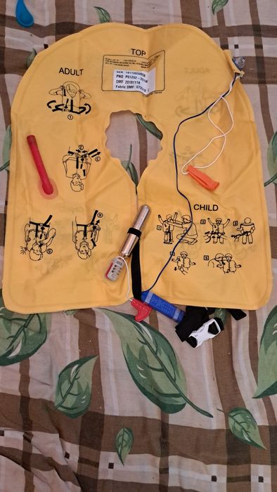 Спасательный жилет надувной