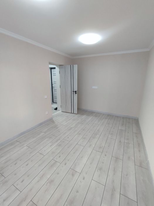 Малярные работы и Монтаж  Ламинат  заливка Наливных палов