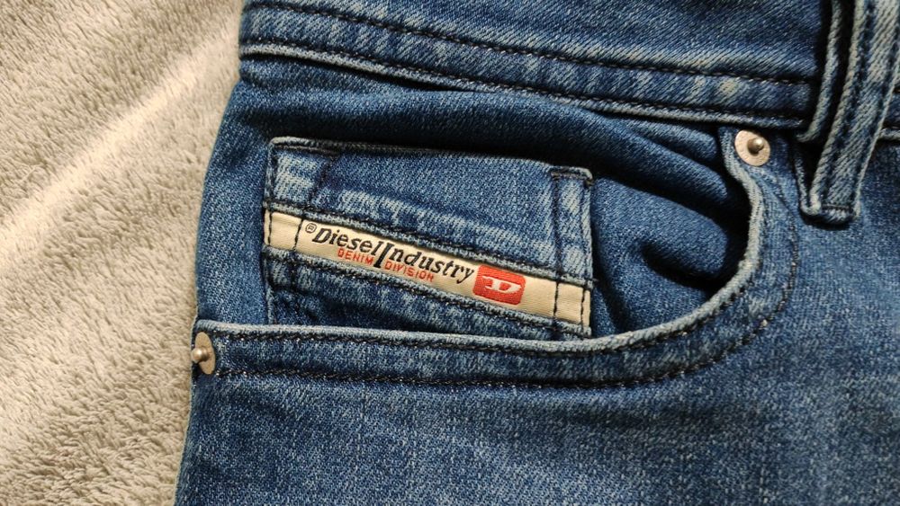 Blugi Diesel Thommer-X Slim-Skinny W31 L32