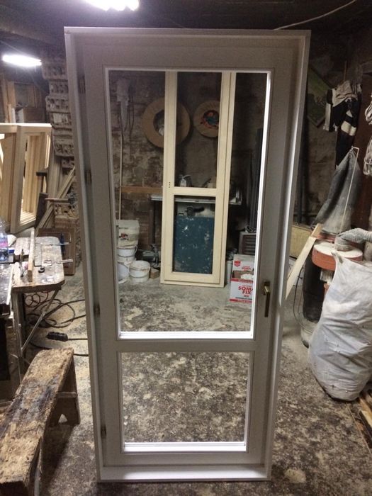 Изработка на дървена дограма троен стъклопакет