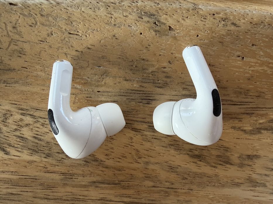 Casti Airpods Pro 1st Gen cu carcasa Magsafe