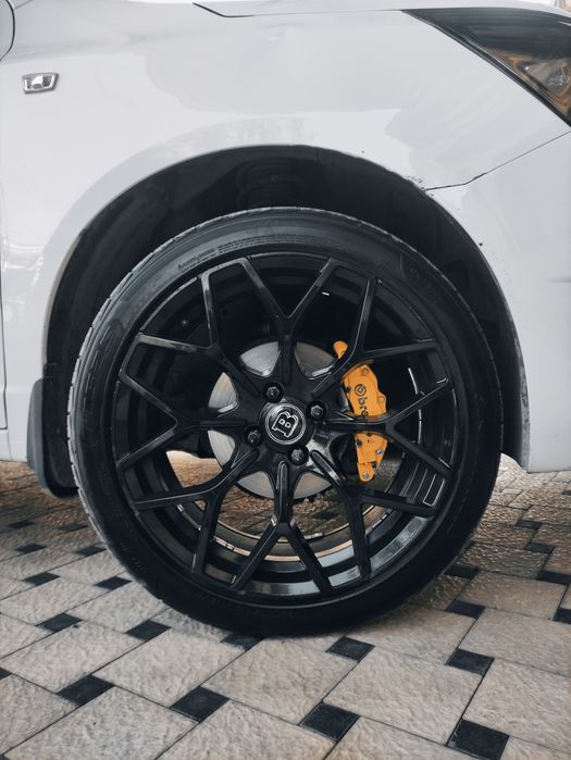 Labargini diska r18