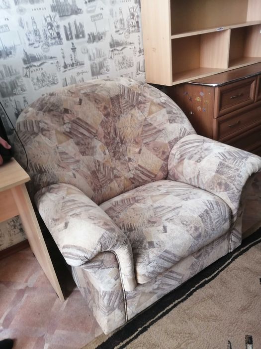 Мягкое кресло для гостинной