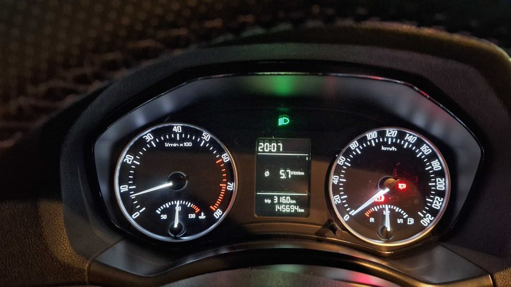 Skoda Octavia 2 ,1.6 mpi 5000 euro