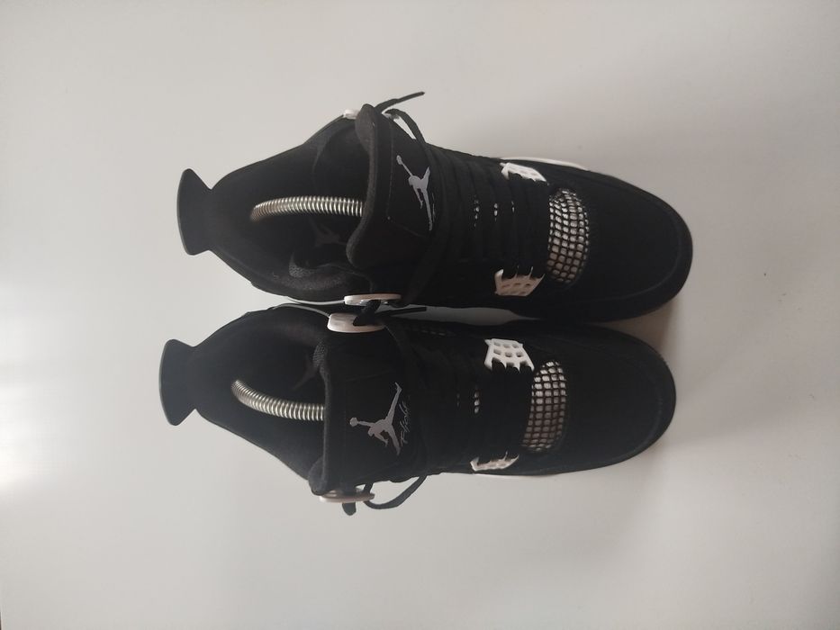 Jordan 4 white thunder