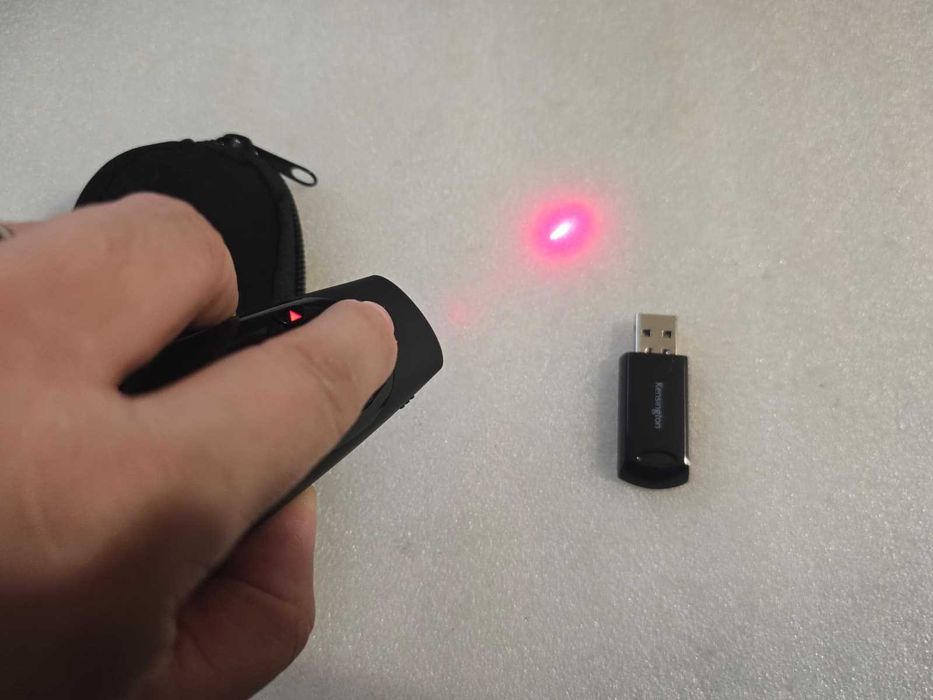Presenter Profesional Kensington Expert - Laser Roșu & Control Cursor