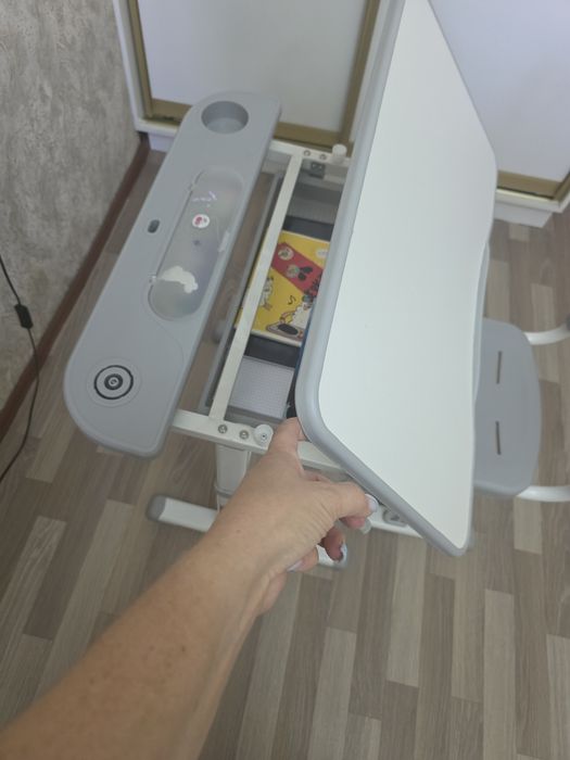 Продам парту школьную