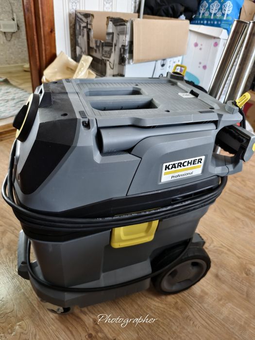 Профессиональный пылесос KARCHER
