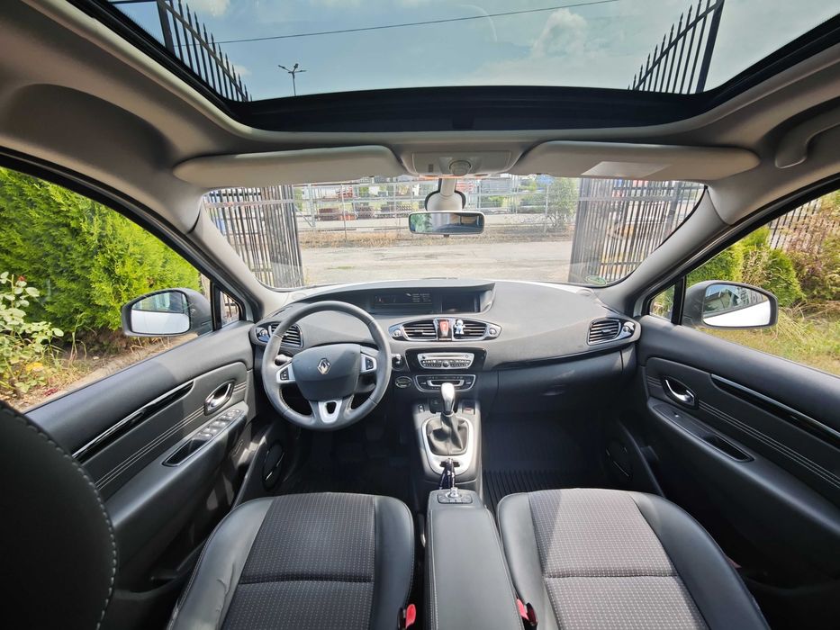 RENAULT Grand Scenic 2011 — imagine 3