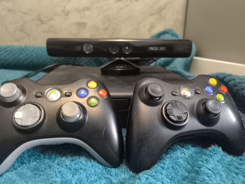 Xbox 360 S kinetic, 2 controller, functional in stare buna 256gb
