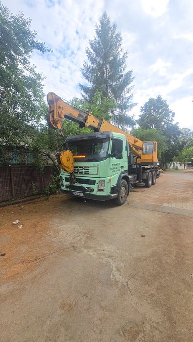 Executam lucrări cu utilaje de construcții