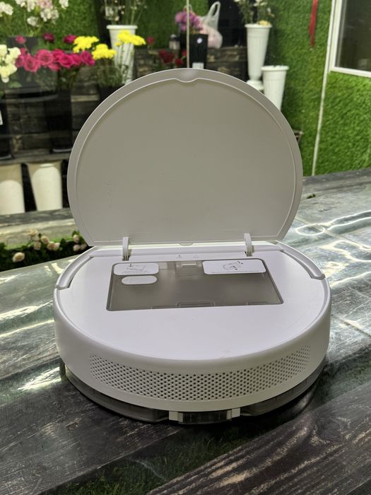 Робот пылесос Mi Robot Vacuum-Mop Essential