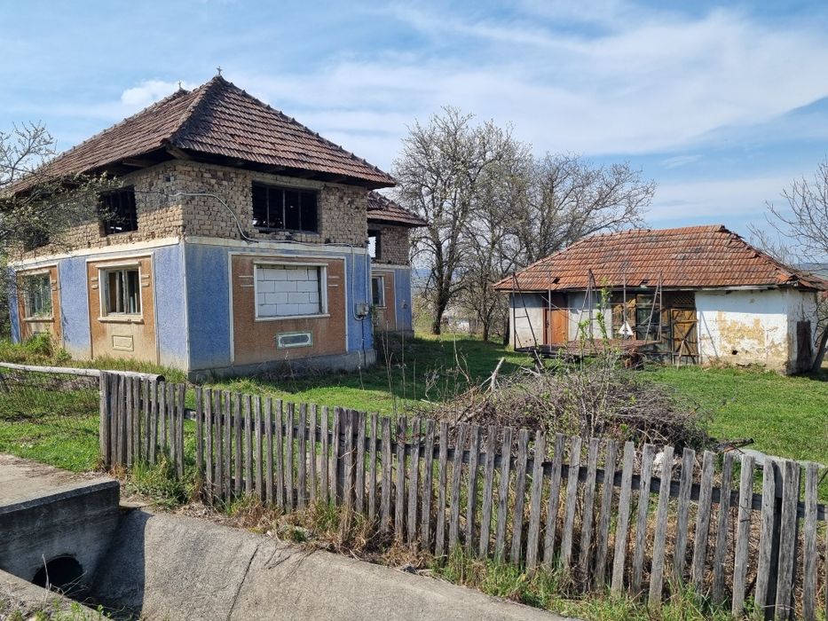 Casa cu teren 44 arii