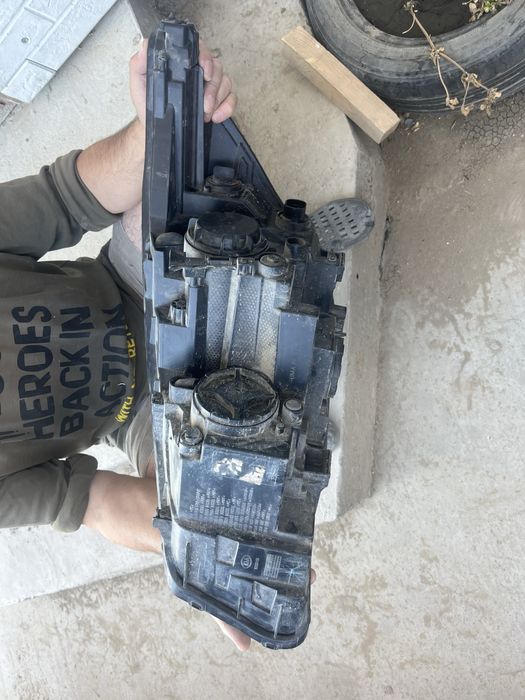 Фар передний правы от киа