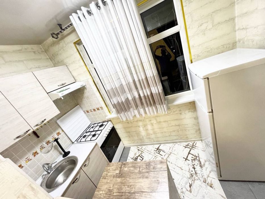 7квартал Чиланзар 2 комнтная  не торцевая