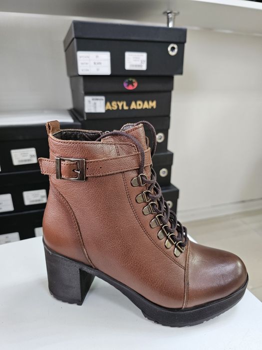 Зимние сапоги-ботильоны