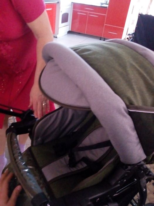 Коляска всесезонная