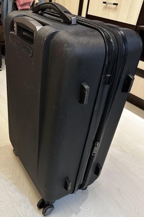 Чемодан для путешествий.Каучук