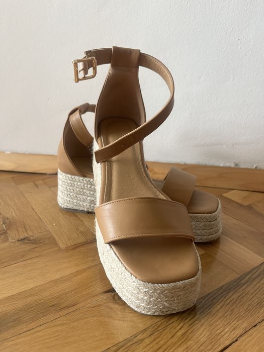 Елегантни летни сандали