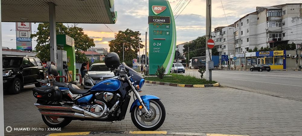 Suzuki boulevard m90