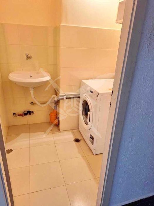 Продава се Тристаен апартамент в Бургас, Победа - 104 кв.м за 366 €/кв.м - Снимка #3