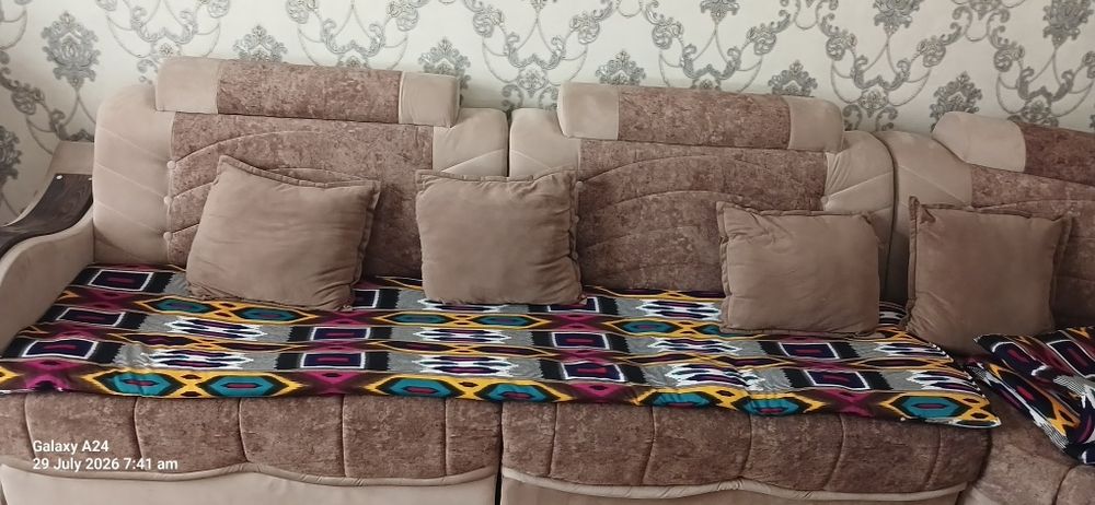 Ugolok, mini zal uchun mebel