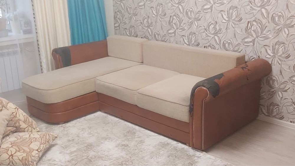 Продаю удобный угловой дива