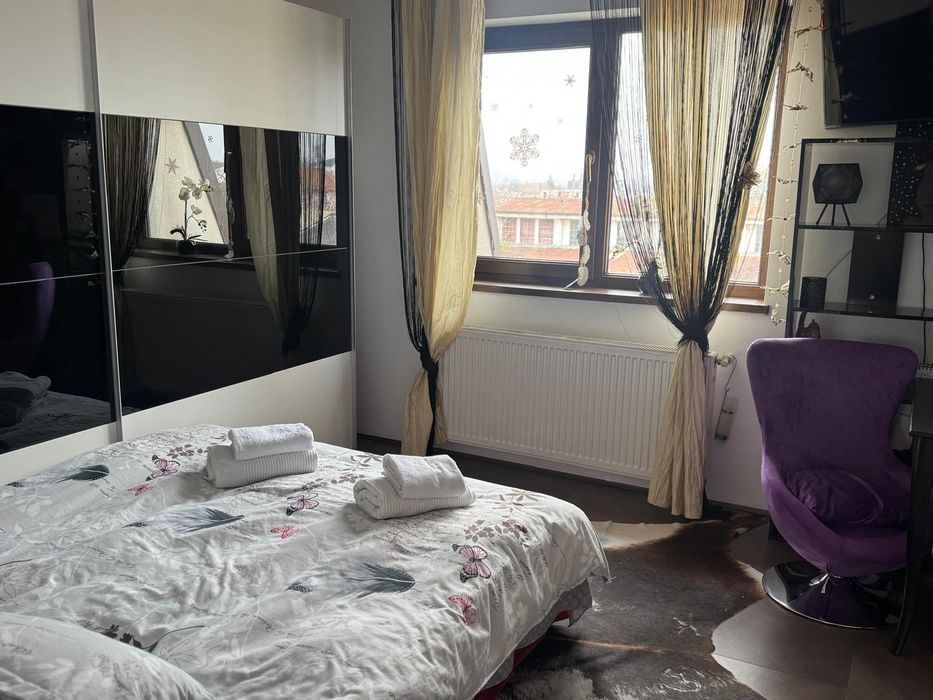 Proprietar inchiriez ap.3 camere (Zona Centrala)