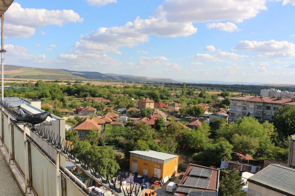 Светъл апартамент 72 м² в центъра на Полски Тръмбеш – южно изложение!