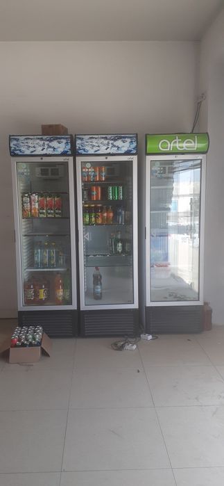 Витрина холодельниклар сотилади