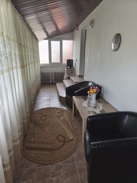 Vând sau schimb cu apartament, casă cu grădină