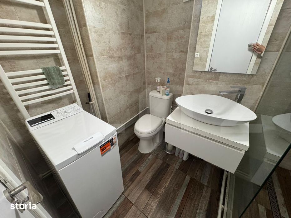 Garsoniera de inchiriat, 38 mp, open space, centrala proprie, Calea Bu