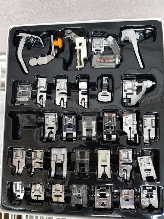 Набор лапок для швейной машинке.