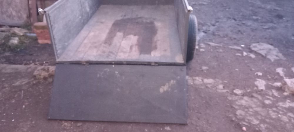 Ремарке ръчно направен