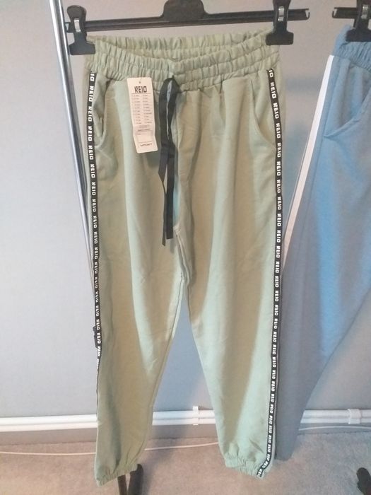 Pantaloni sport dama