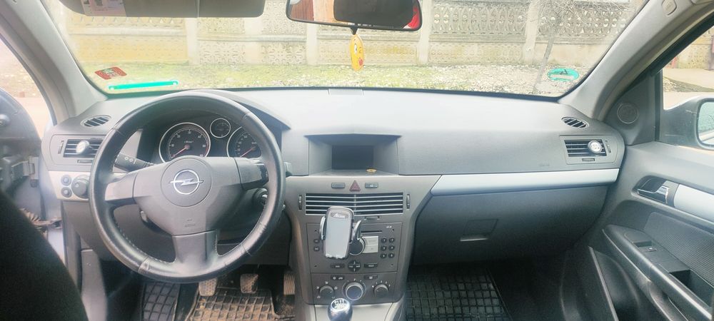 Vând Opel Astra h 1.9 120cp