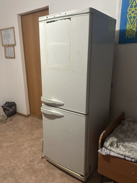 Продам холодильник
