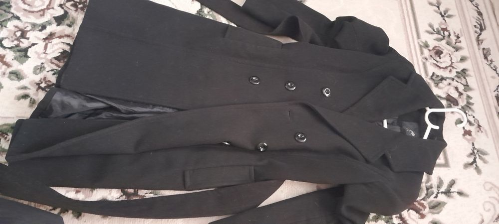 Продам пуховик весна _осень