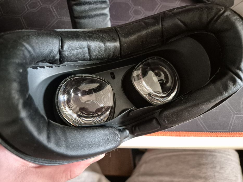 Ochelari VR Meta Quest 2 128gb + Headstrap cu baterie de 6000mAh + facemask + controller grips