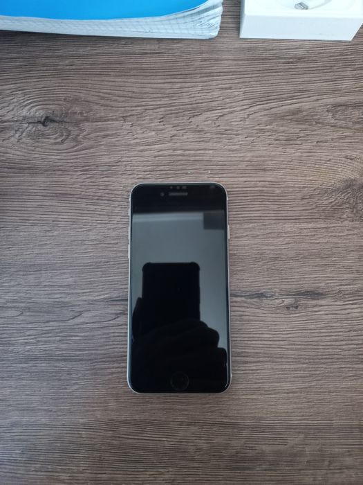 IPhone SE 2022 договорная