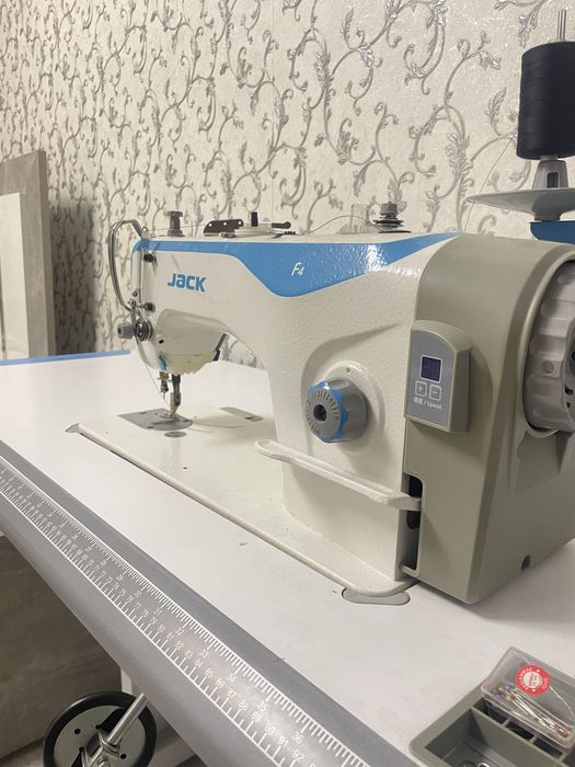 Швейная машина f4
