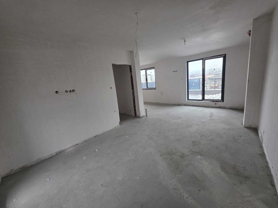 Тристаен апартамент в кв.Овчарски,гр.Хасково