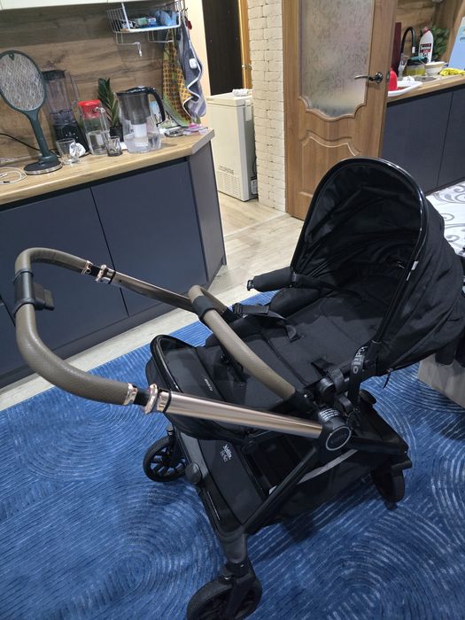 Продам коляску почти новая