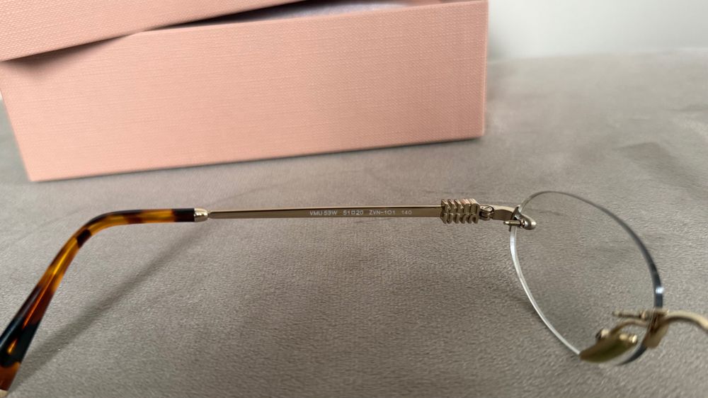 Диоптрична рамка miu miu