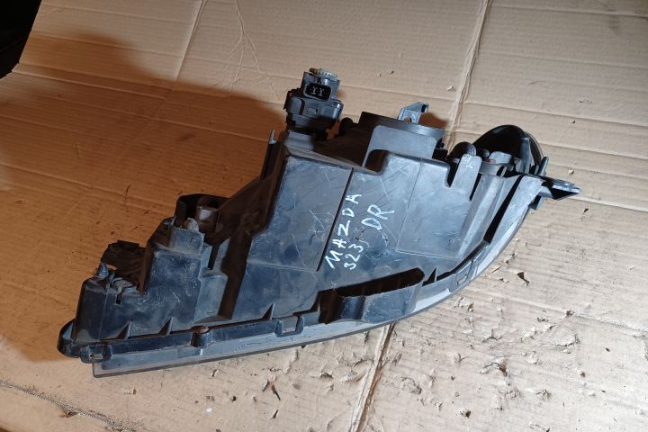 FAR DREAPTA MX1253 Mazda 323 BA