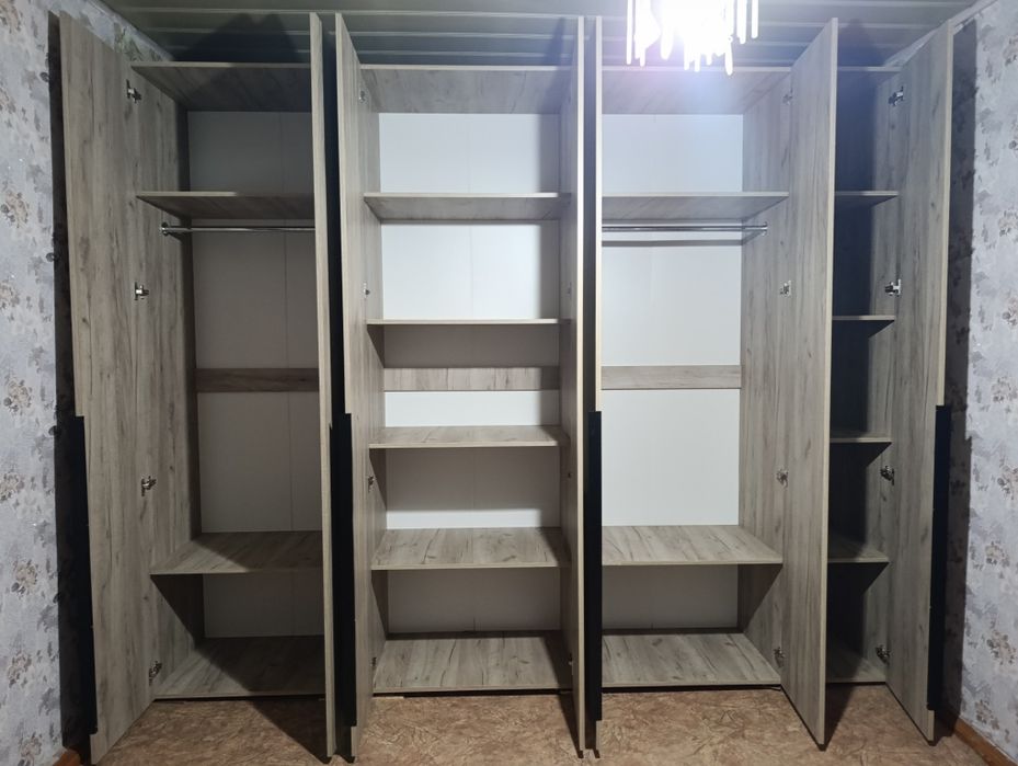 Продам шифонер  звоните  с 08. До 22.00 .