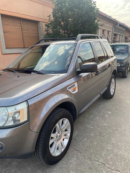 DE VANZARE:  Land Rover Freelander 2, 2.2 TD4 HSE